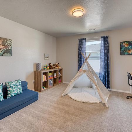 Family Friendly Playroom Garage Caldwell Εξωτερικό φωτογραφία