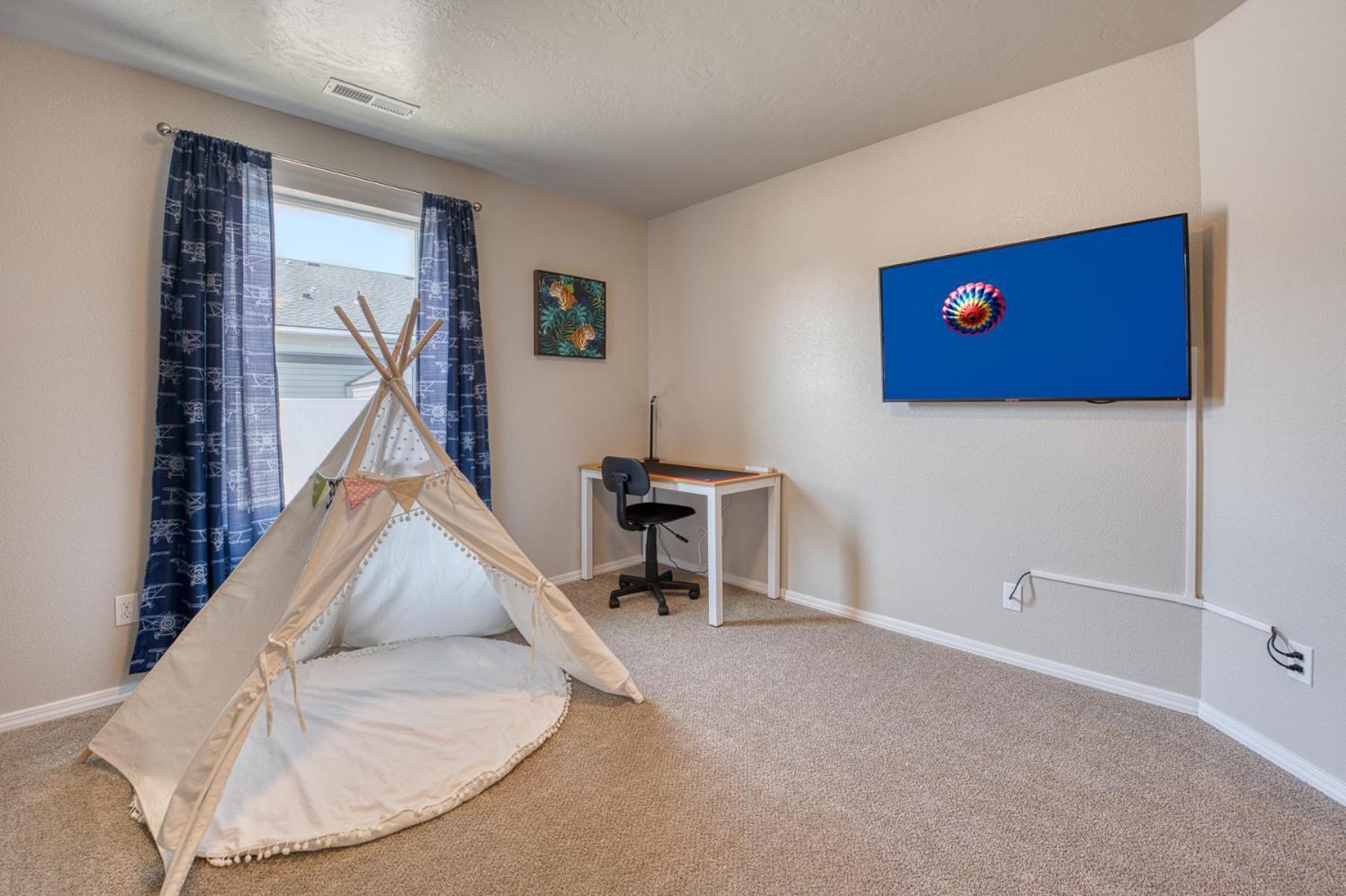 Family Friendly Playroom Garage Caldwell Εξωτερικό φωτογραφία
